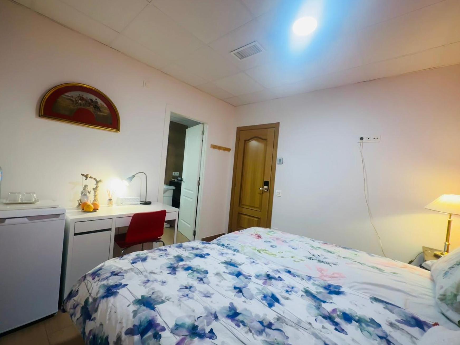 Mirador 2 Del Mercado Central - Habitacion Con Bano Privado En El Centro De La Ciudad Vella 발렌시아 외부 사진