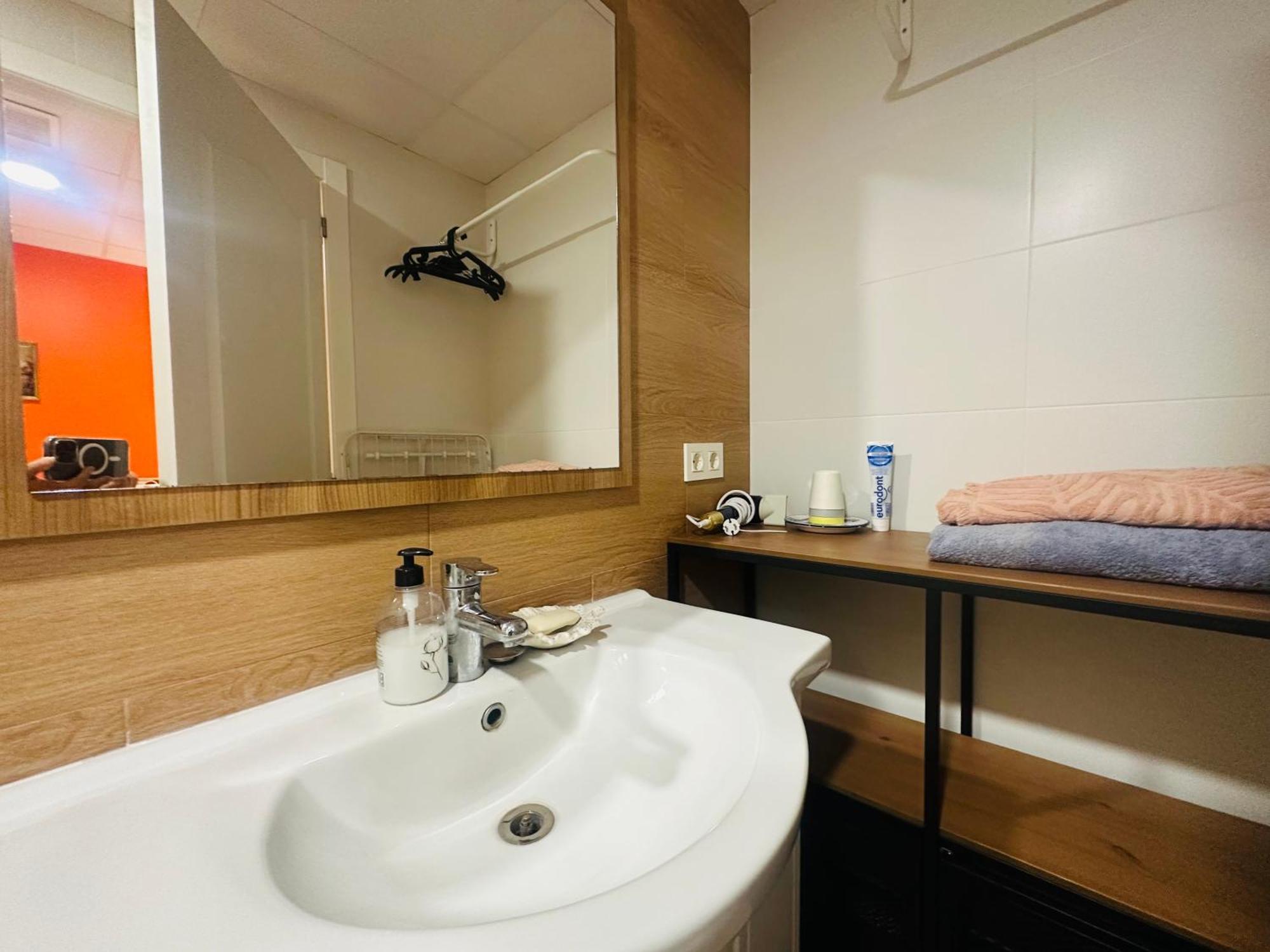 Mirador 2 Del Mercado Central - Habitacion Con Bano Privado En El Centro De La Ciudad Vella 발렌시아 외부 사진