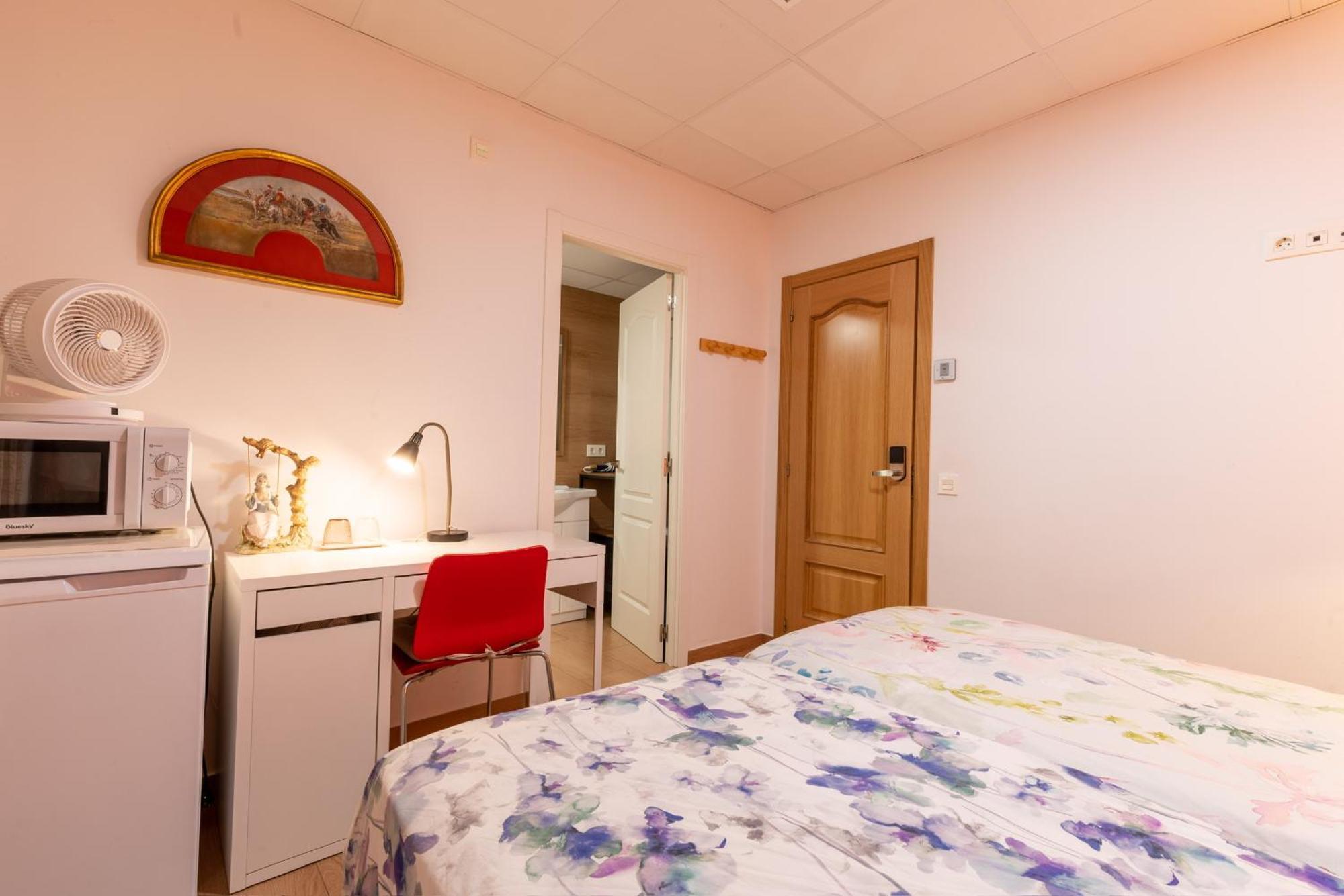 Mirador 2 Del Mercado Central - Habitacion Con Bano Privado En El Centro De La Ciudad Vella 발렌시아 외부 사진